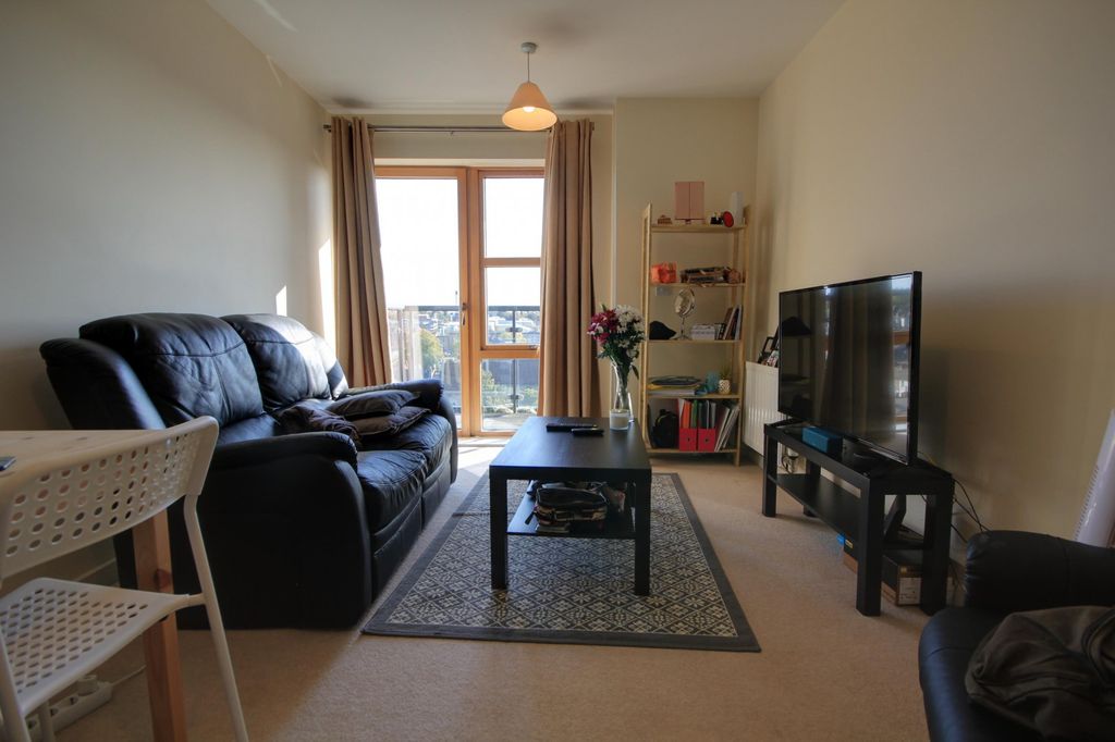 Property photo 2 of 7 Living Room