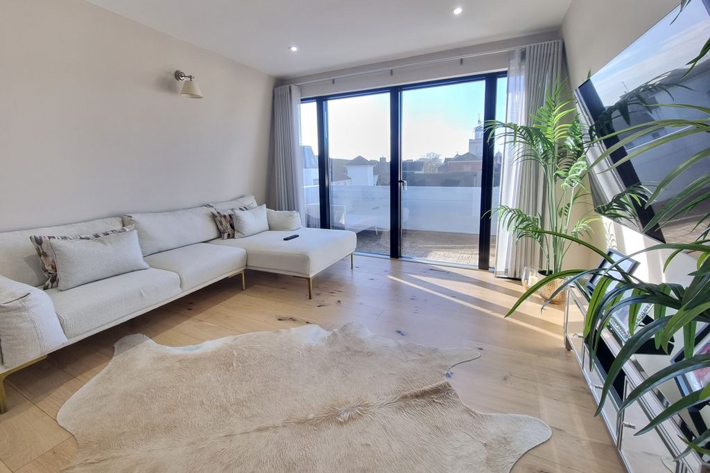 Property photo 3 of 26 20260107_115533