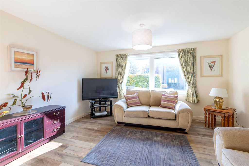 Property photo 2 of 27 Picture No. 02