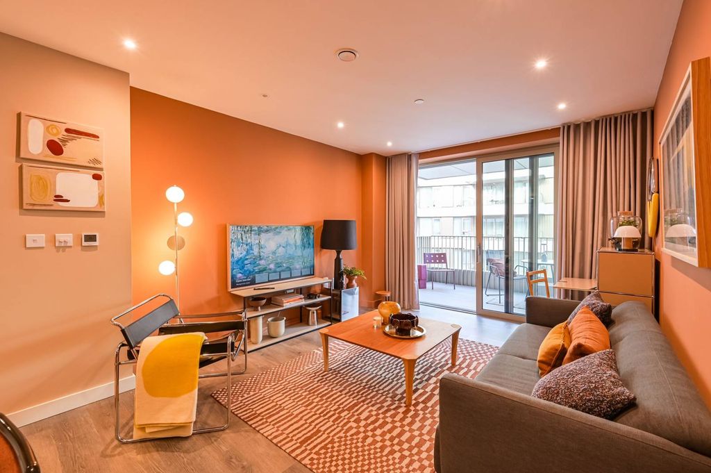 Property photo 3 of 44