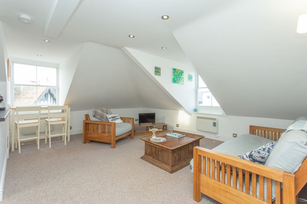 Property photo 2 of 10 Picture 2