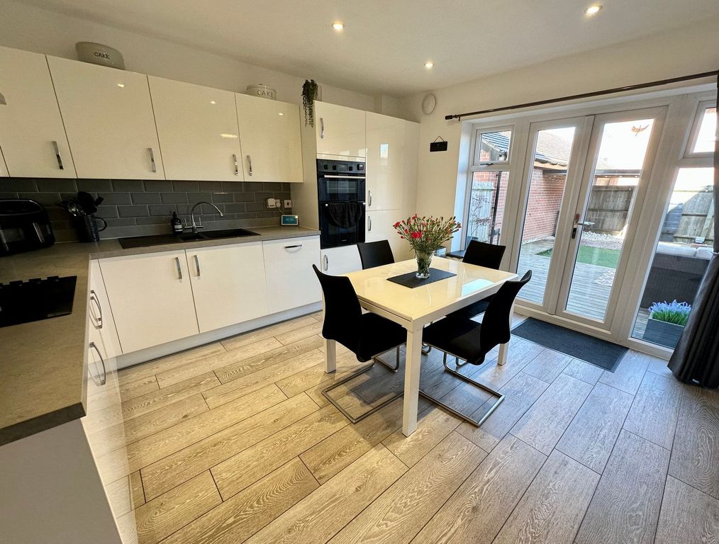 Property photo 3 of 23