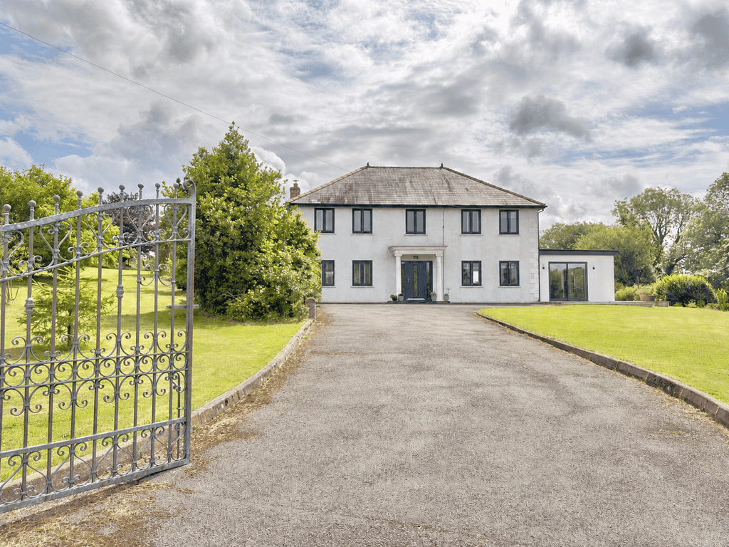 Property photo 1 of 68