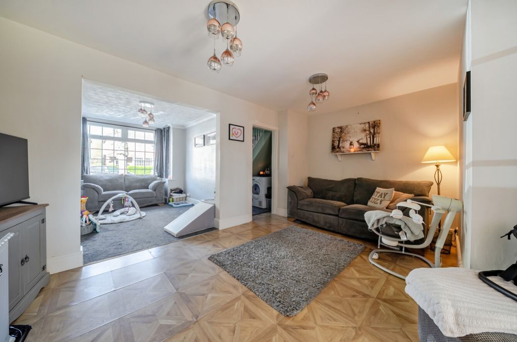 Property photo 3 of 19 1441968-8-69De0cd79B8F7