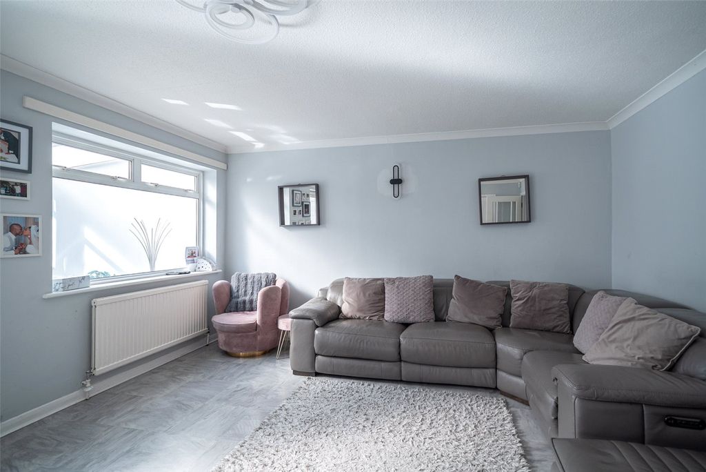 Property photo 3 of 23 Picture No. 34