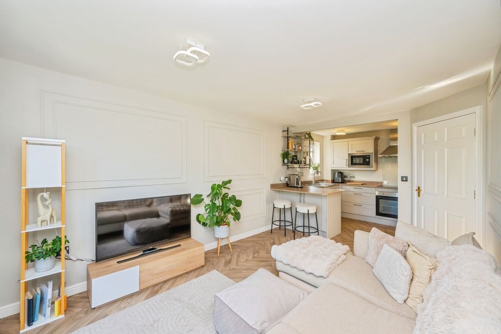 Property photo 3 of 20 Pbox-Img.Jpg