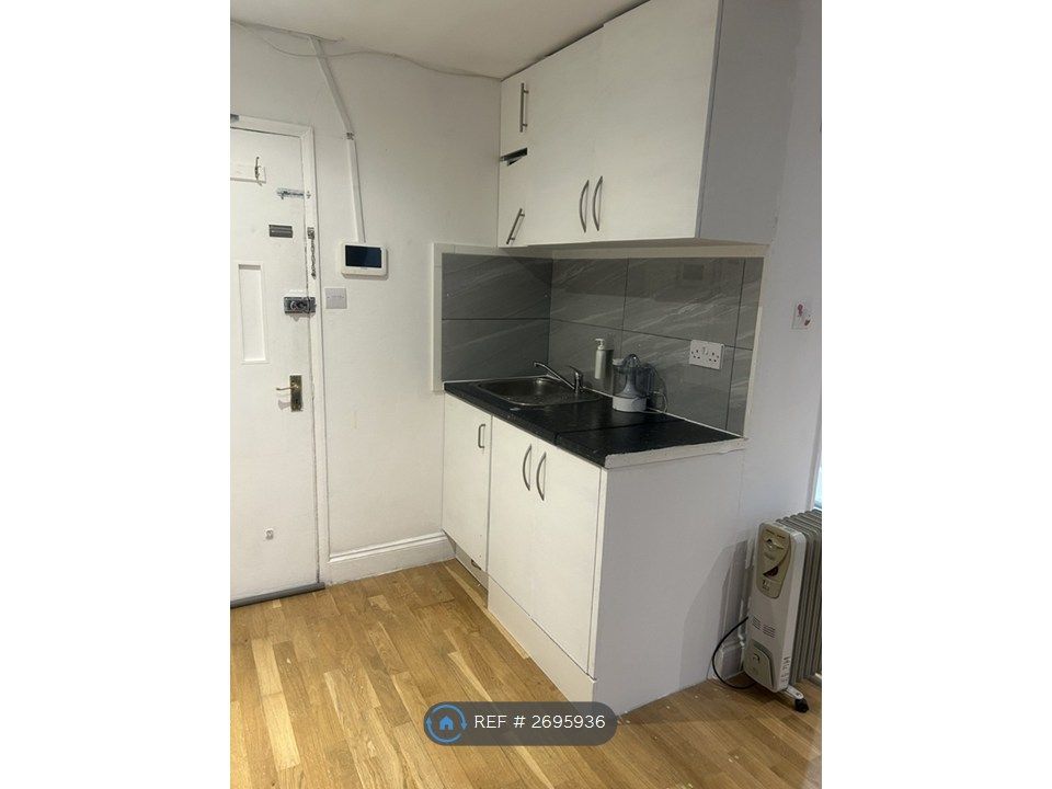 Property photo 2 of 6 Sink