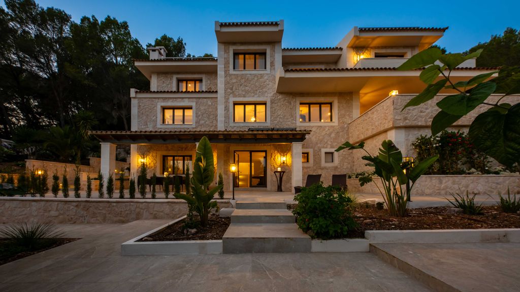 Property photo 3 of 36 80701 Small-41.Jpg