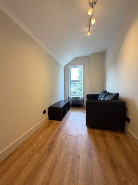 Property photo 3 of 7 Picture No. 06