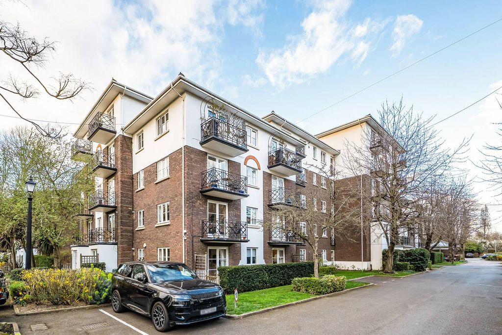 Property photo 2 of 18