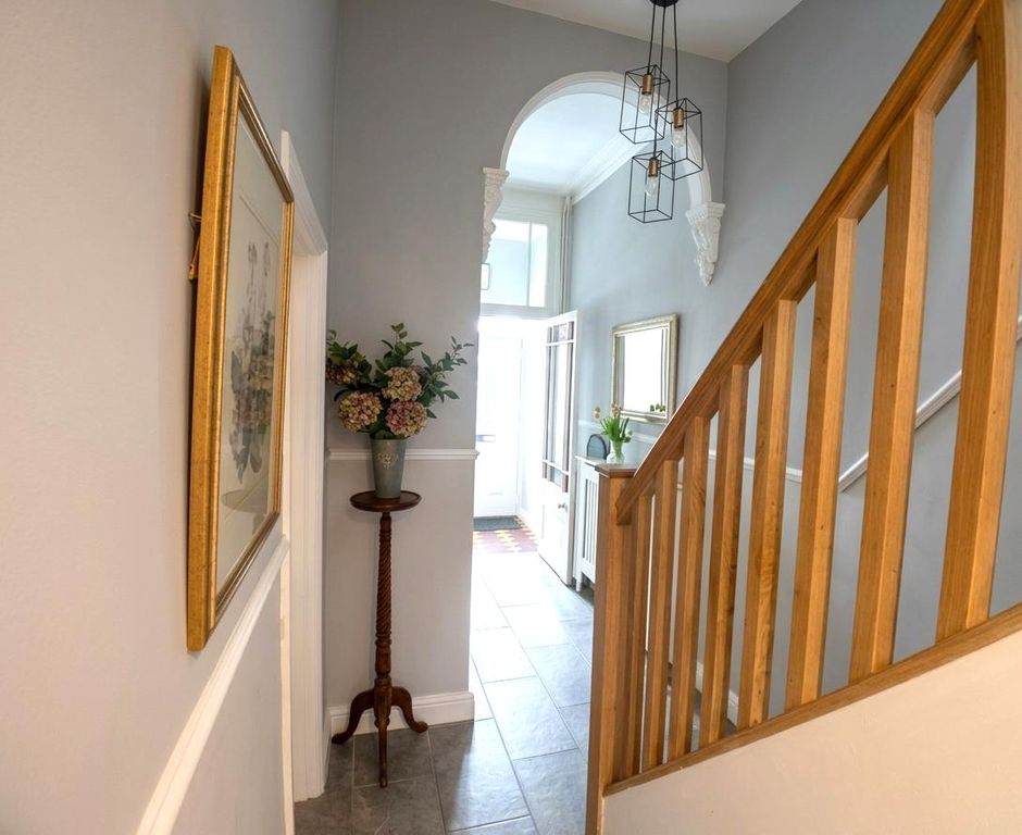 Property photo 3 of 20 Hallway.Png