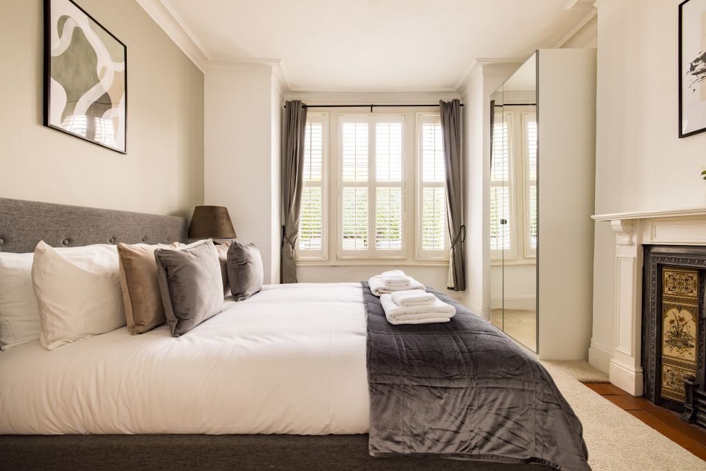 Property photo 3 of 31 Bedroom