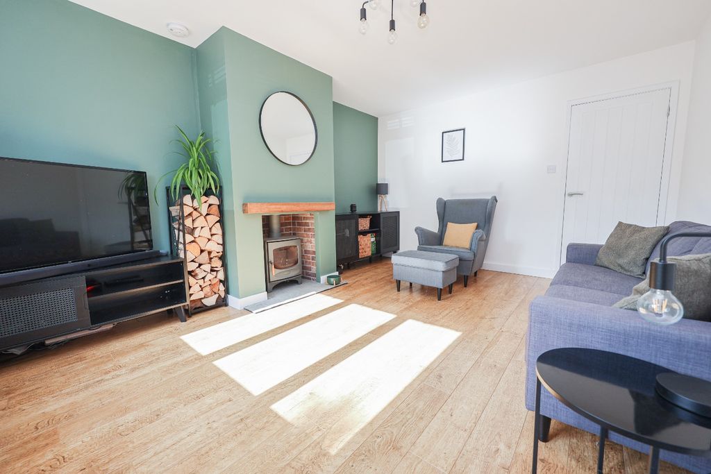 Property photo 2 of 22 4521852