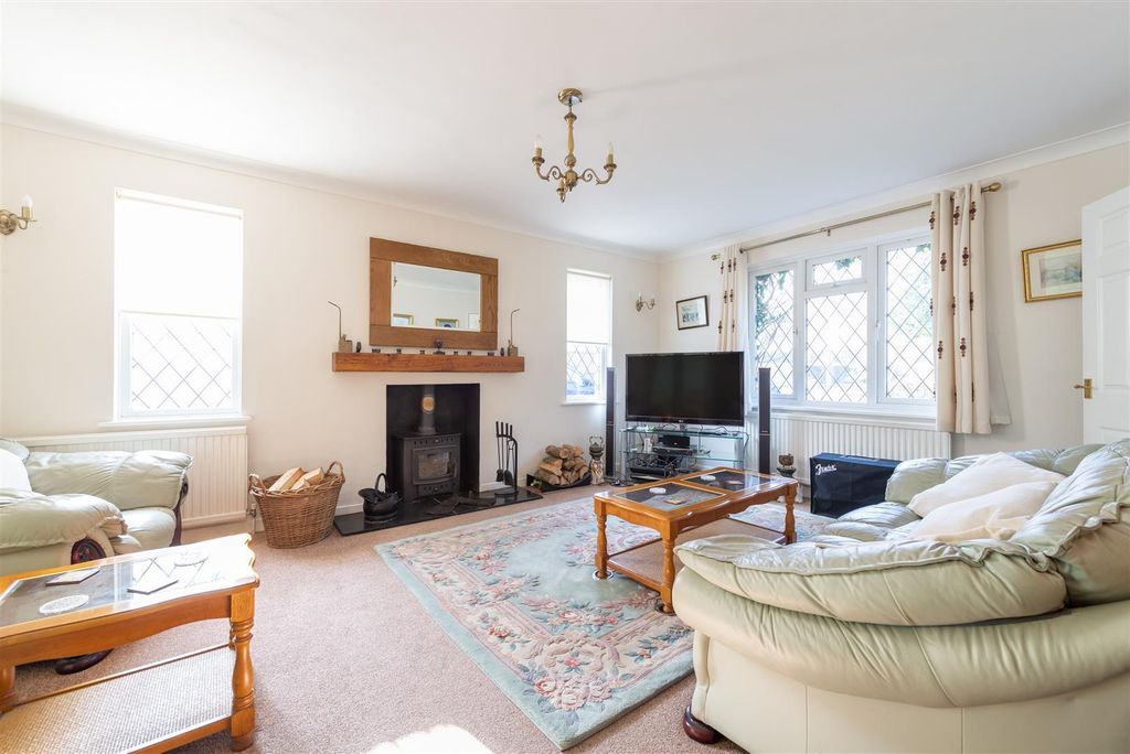 Property photo 2 of 13