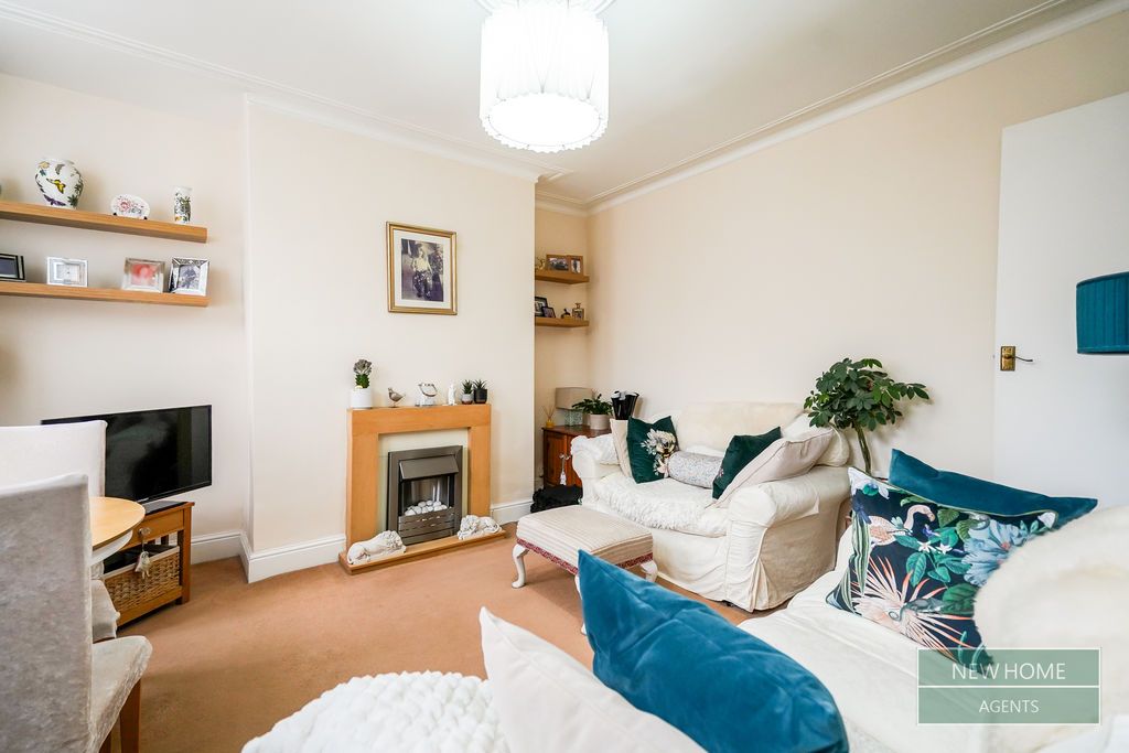 Property photo 3 of 12 Photo 8