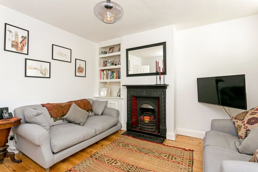 Property photo 3 of 17