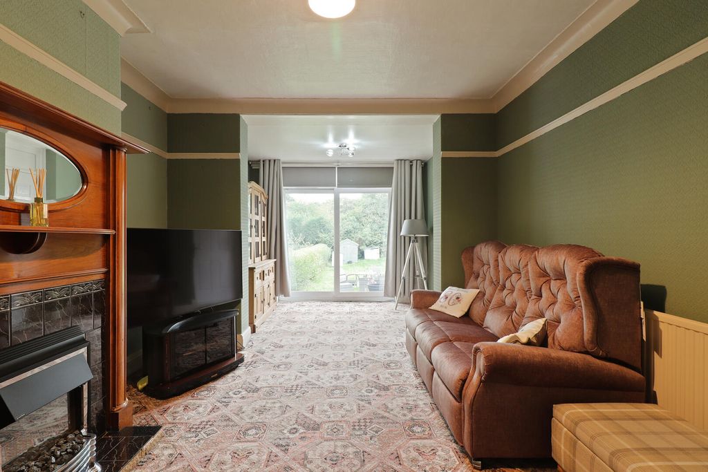Property photo 2 of 20 Living Room