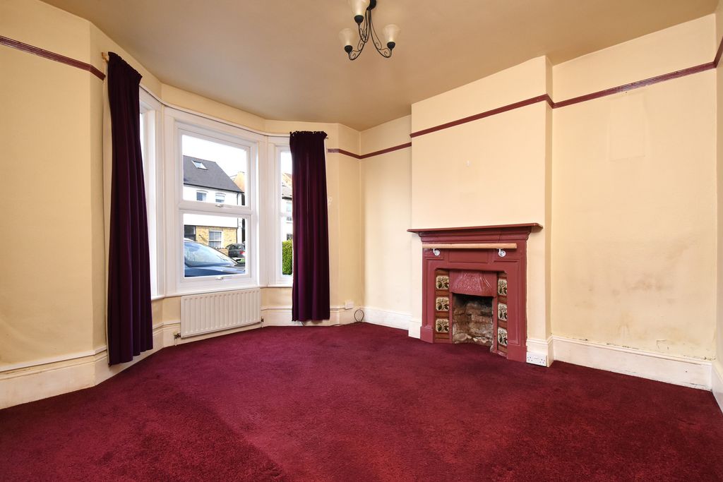 Property photo 2 of 11