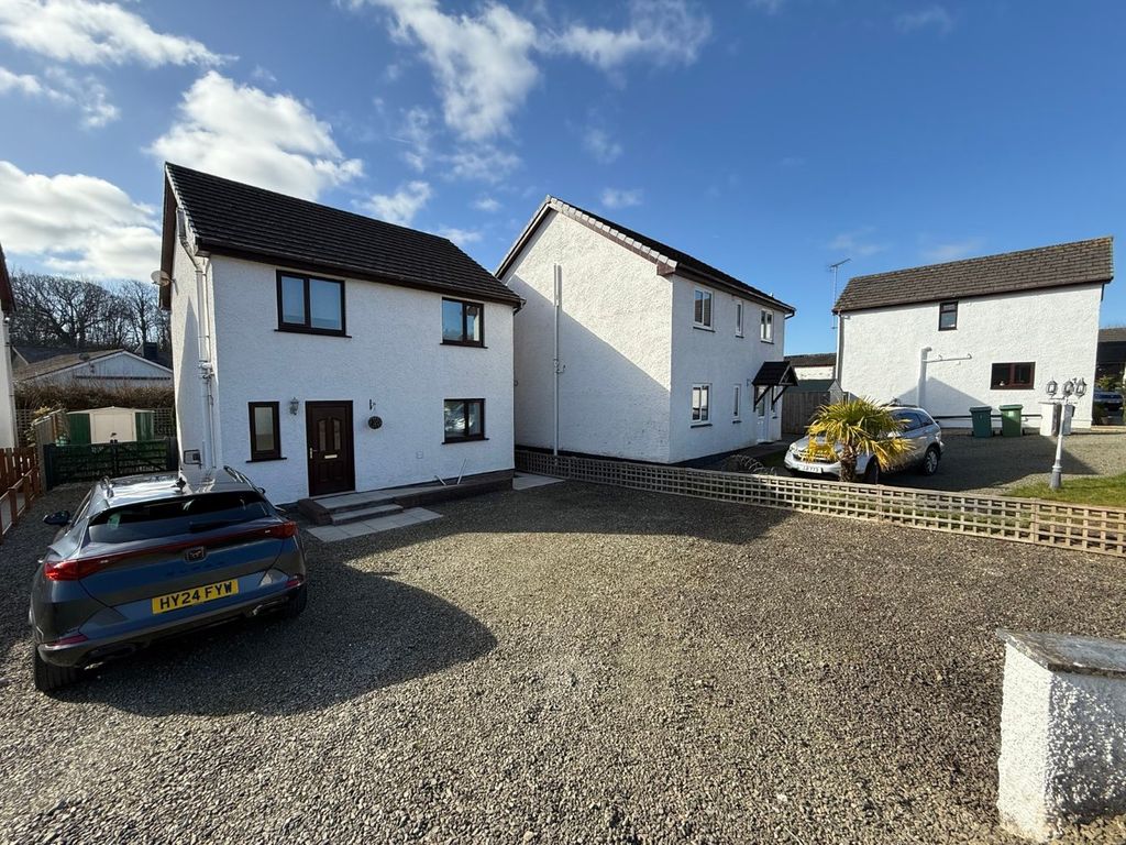 Property photo 2 of 33