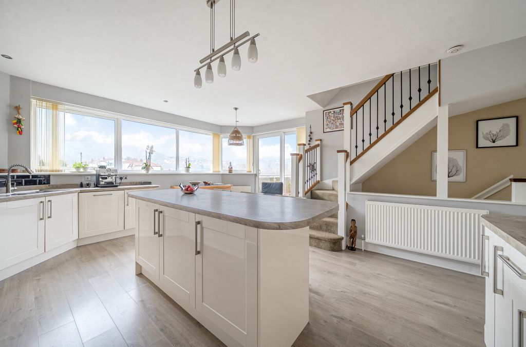 Property photo 1 of 25 1425704-1-69Af24A...