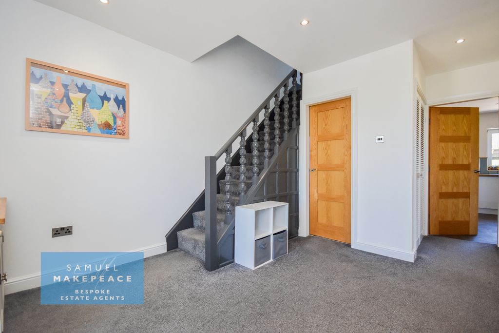 Property photo 2 of 44 Gallery