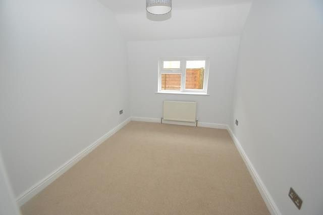 Property photo 3 of 10 Bedroom