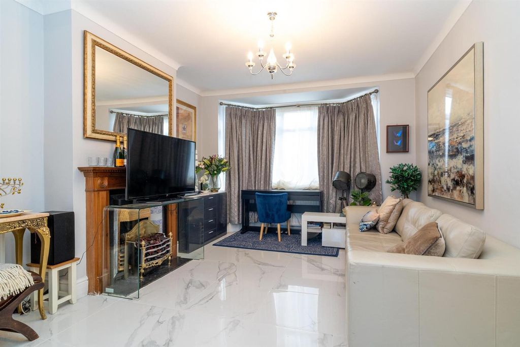 Property photo 3 of 20 Reception Room