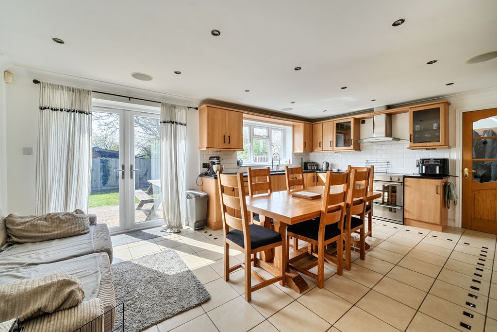 Property photo 2 of 20