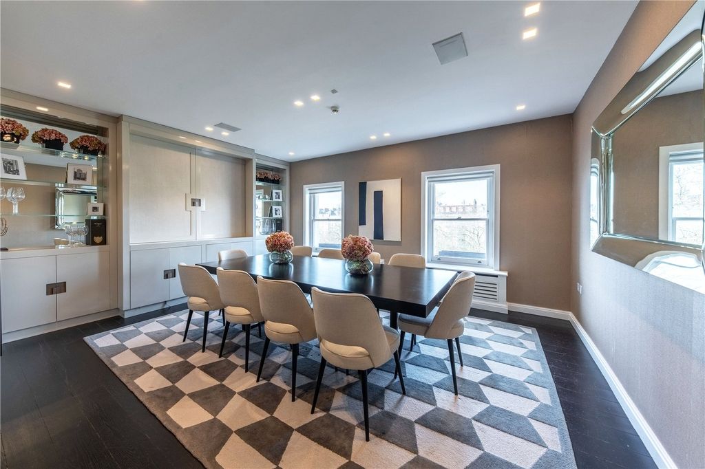 Property photo 2 of 10 Dining Area
