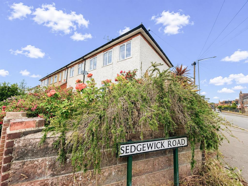 Property photo 1 of 13