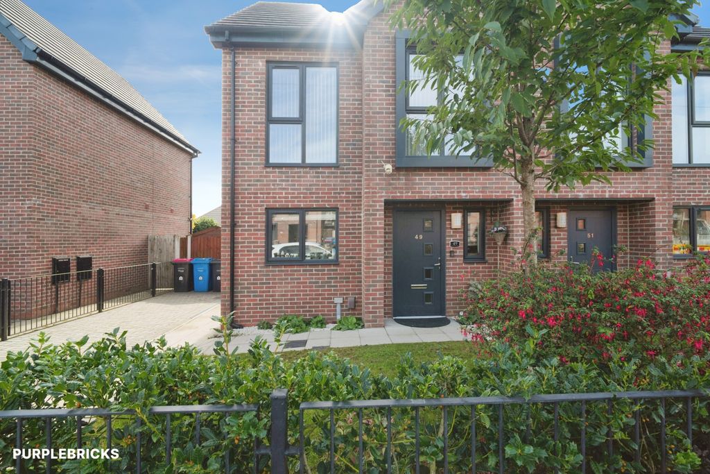 Property photo 2 of 26