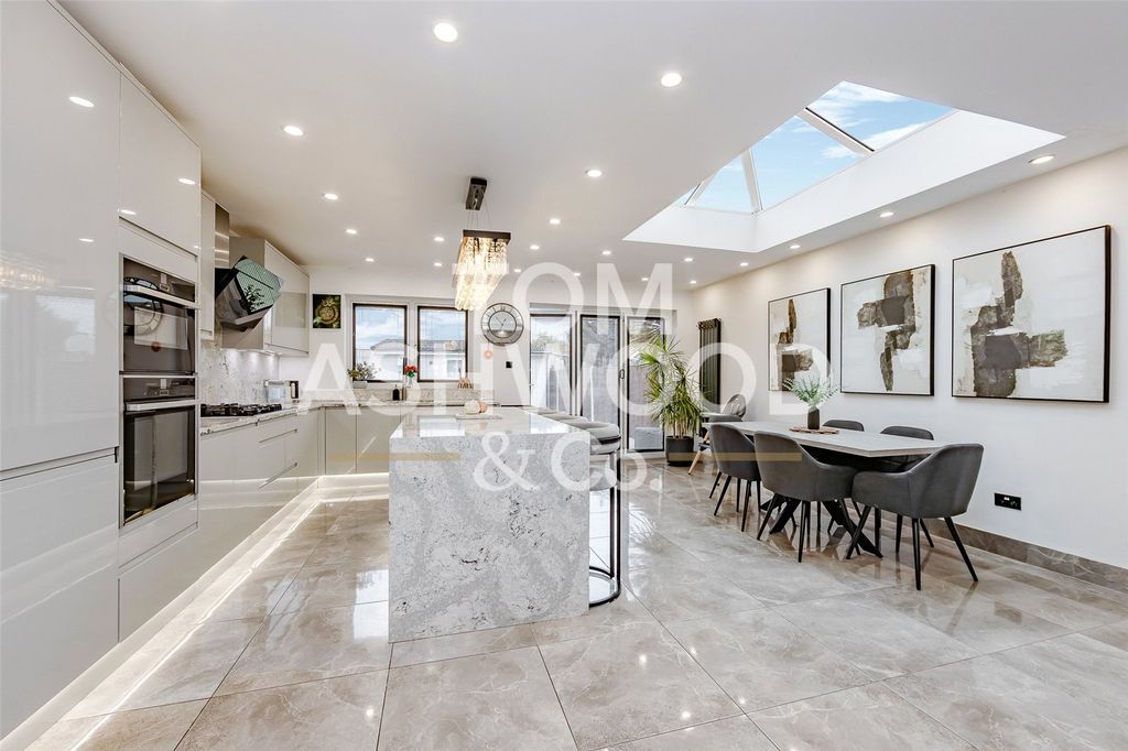 Property photo 3 of 27 Picture No. 09