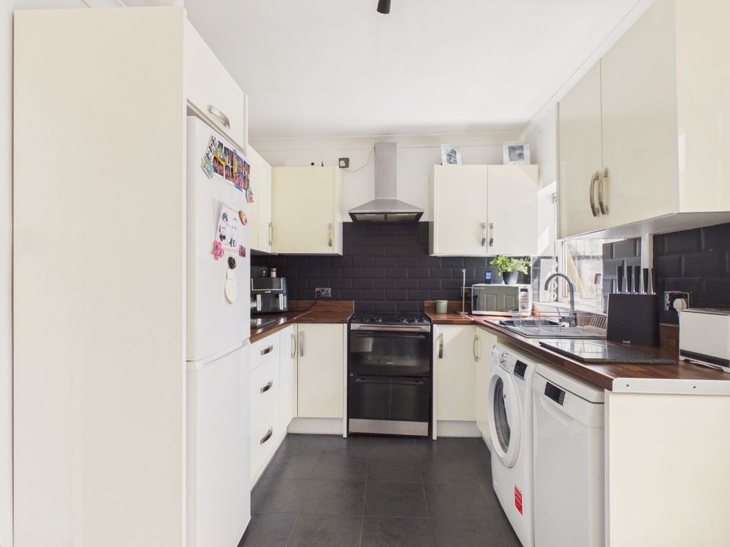 Property photo 3 of 11 4979034