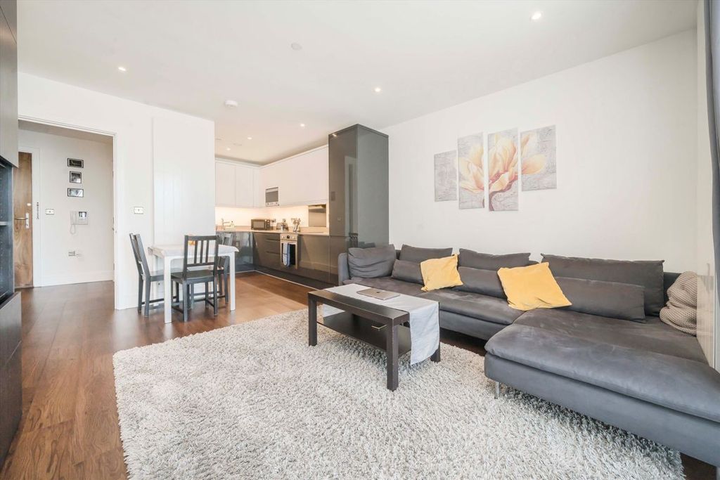 Property photo 2 of 6