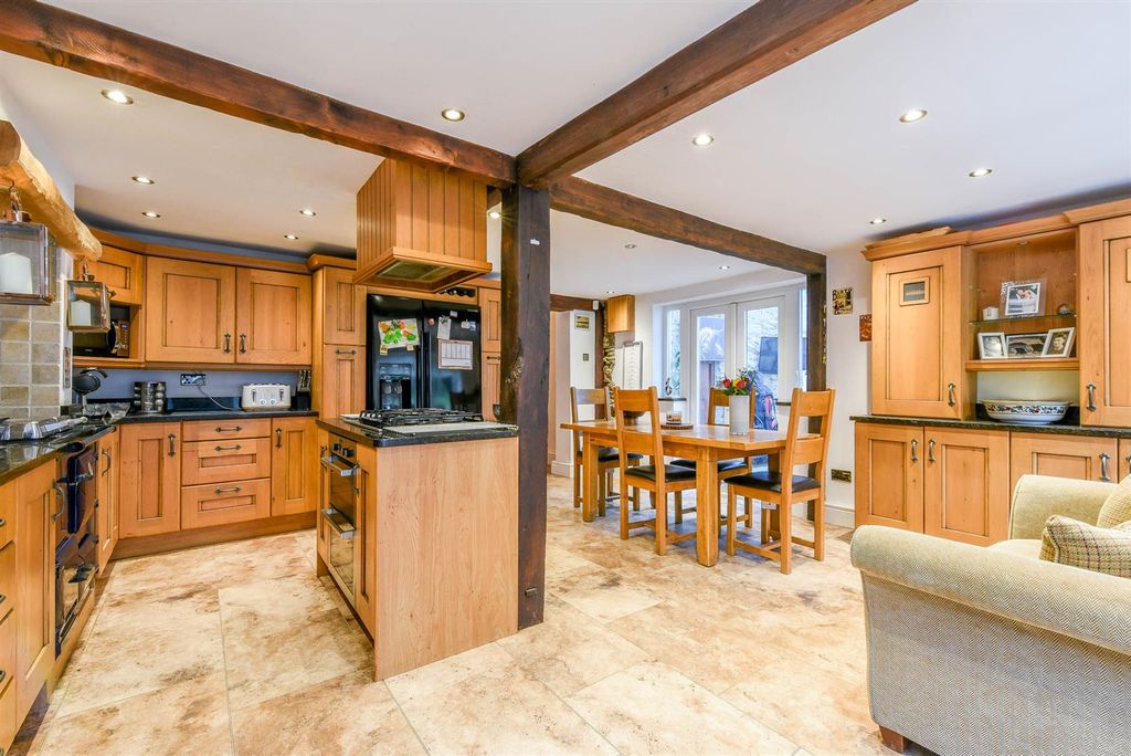 Property photo 2 of 36 Kitchen/Diner