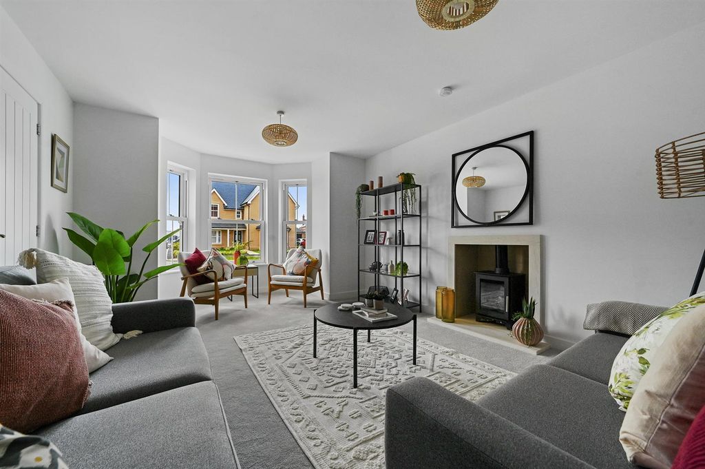 Property photo 3 of 12 Pt-Rose-Lawfordgreen-12.Jpg