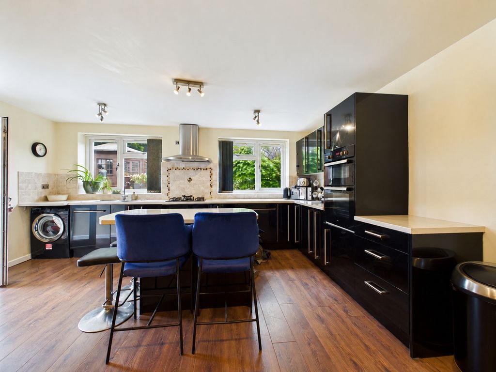 Property photo 1 of 2