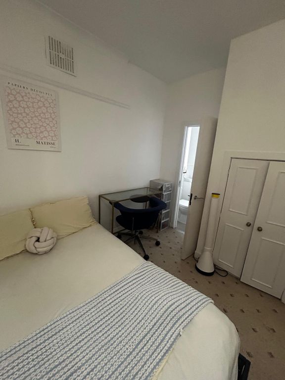 Property photo 2 of 12 Room 5- £850 Available 01/08/2026