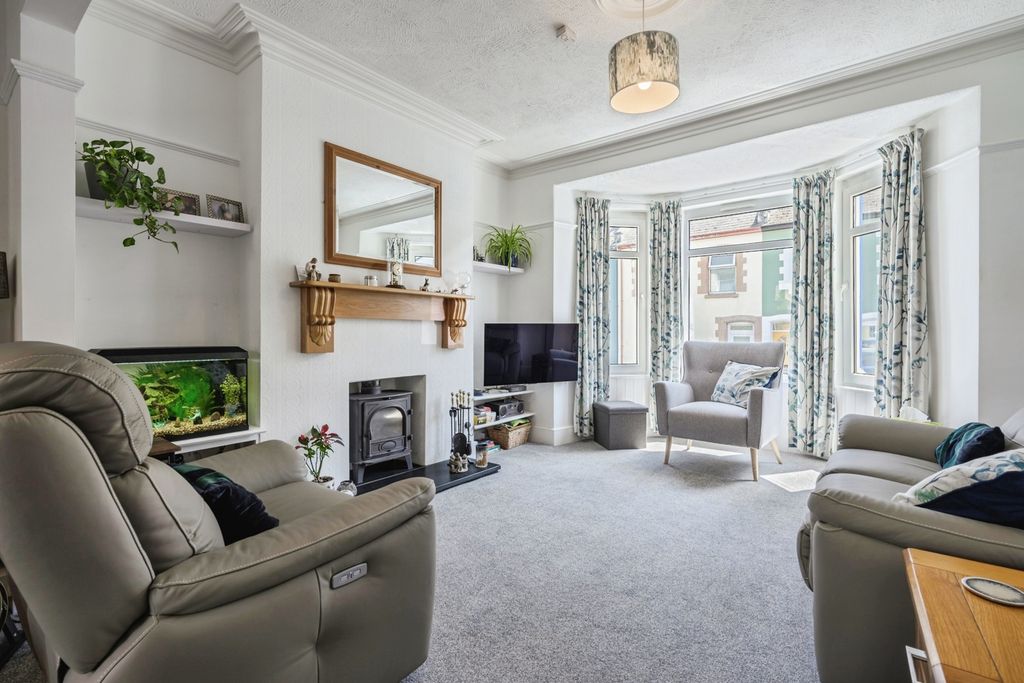 Property photo 2 of 17 Pbox-Img.Jpg