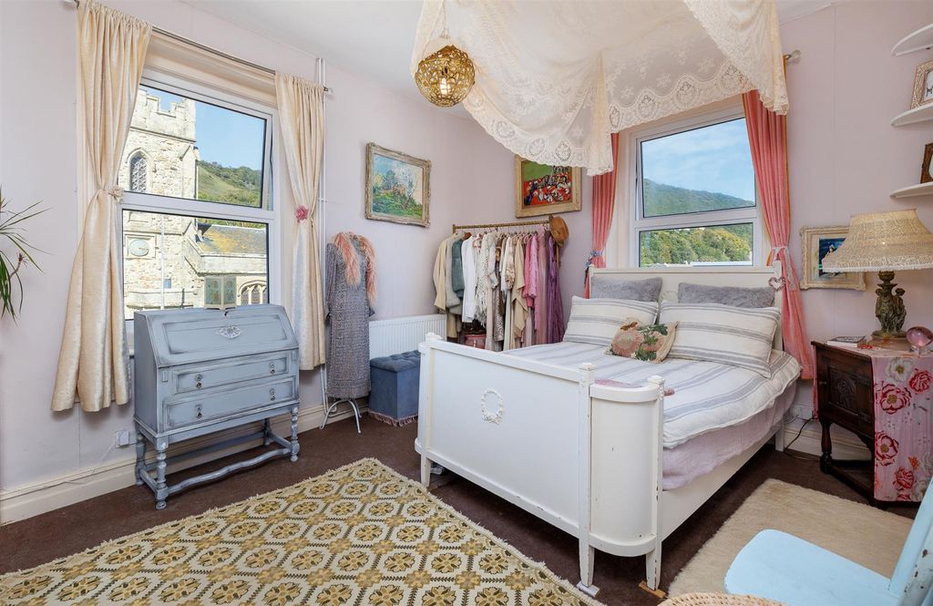 Property photo 2 of 12 Principal Bedroom