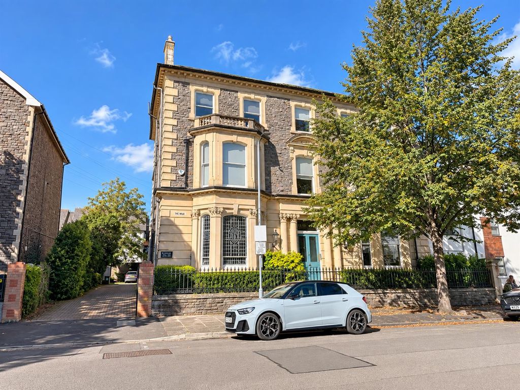 Property photo 1 of 11 6E528C7F-7918-427B-A816-Da02D3C4772D.Png