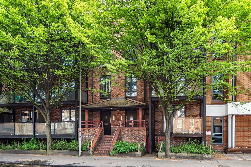 Property photo 1 of 6 839642 (1)