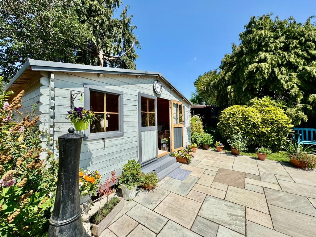 Property photo 3 of 17