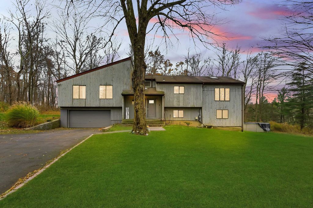 Property photo 1 of 5