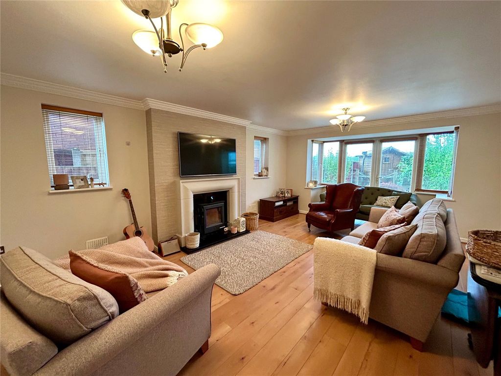 Property photo 3 of 43 Living Room