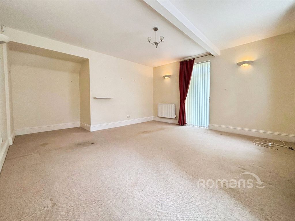 Property photo 2 of 11 Picture No. 12