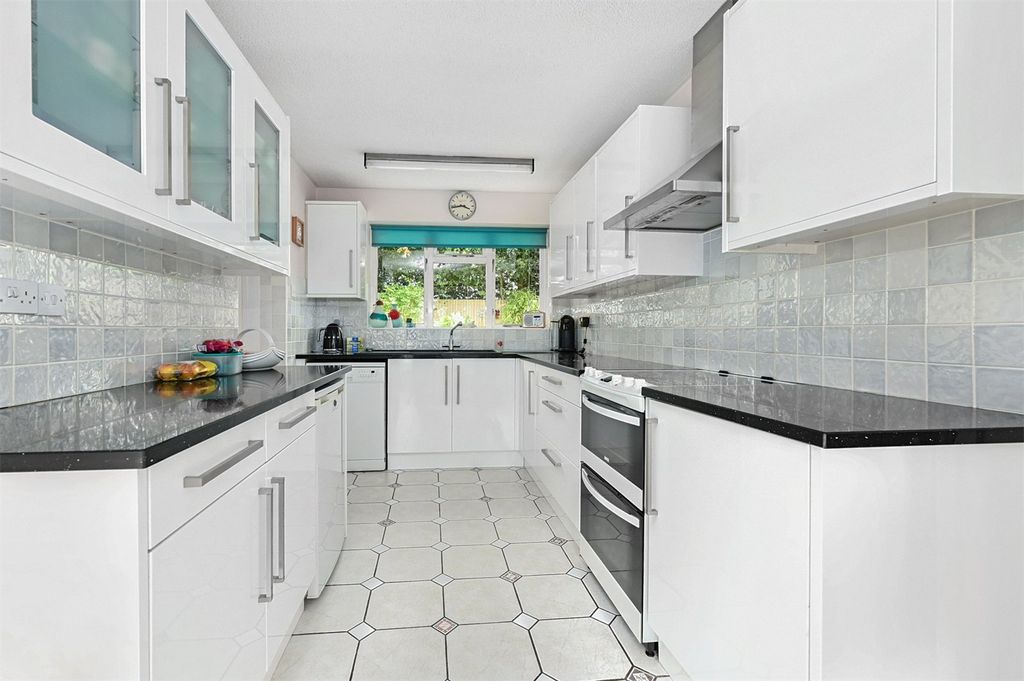Property photo 3 of 17 Picture No. 12