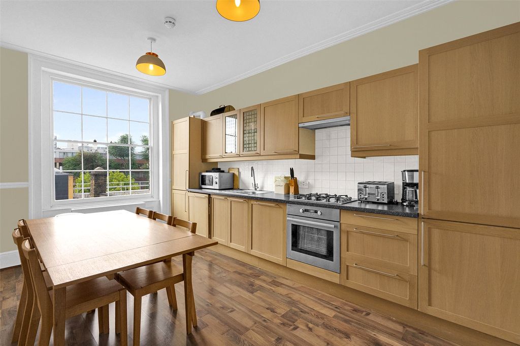 Property photo 3 of 29 Picture No. 35