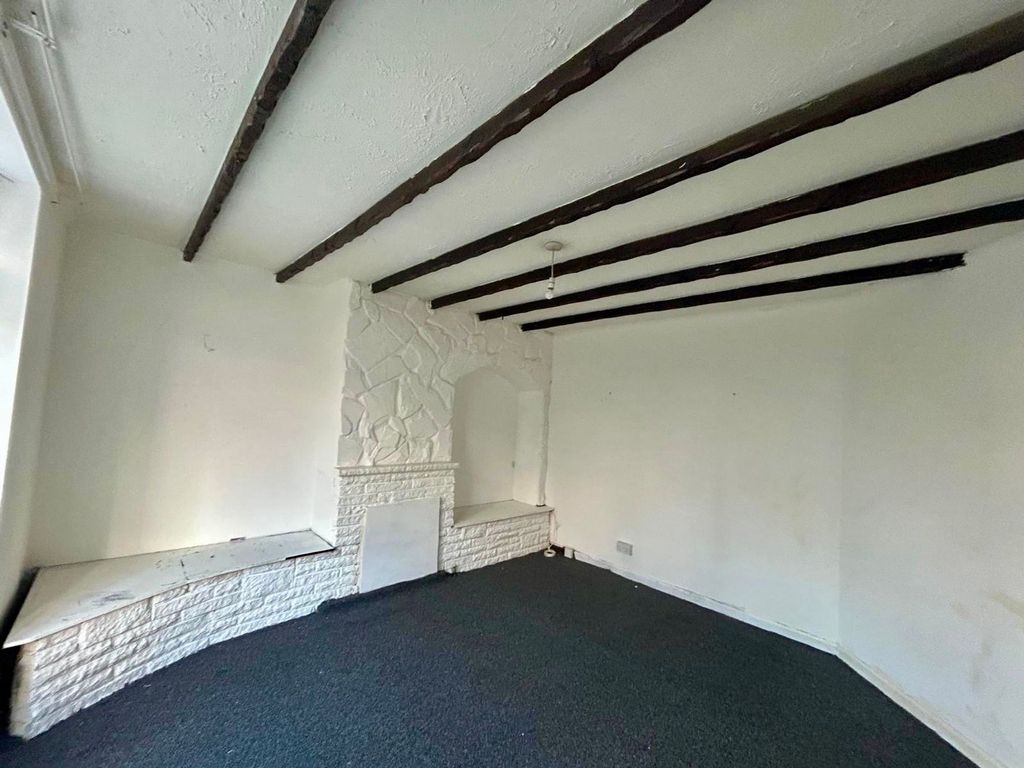 Property photo 2 of 10 Living Room