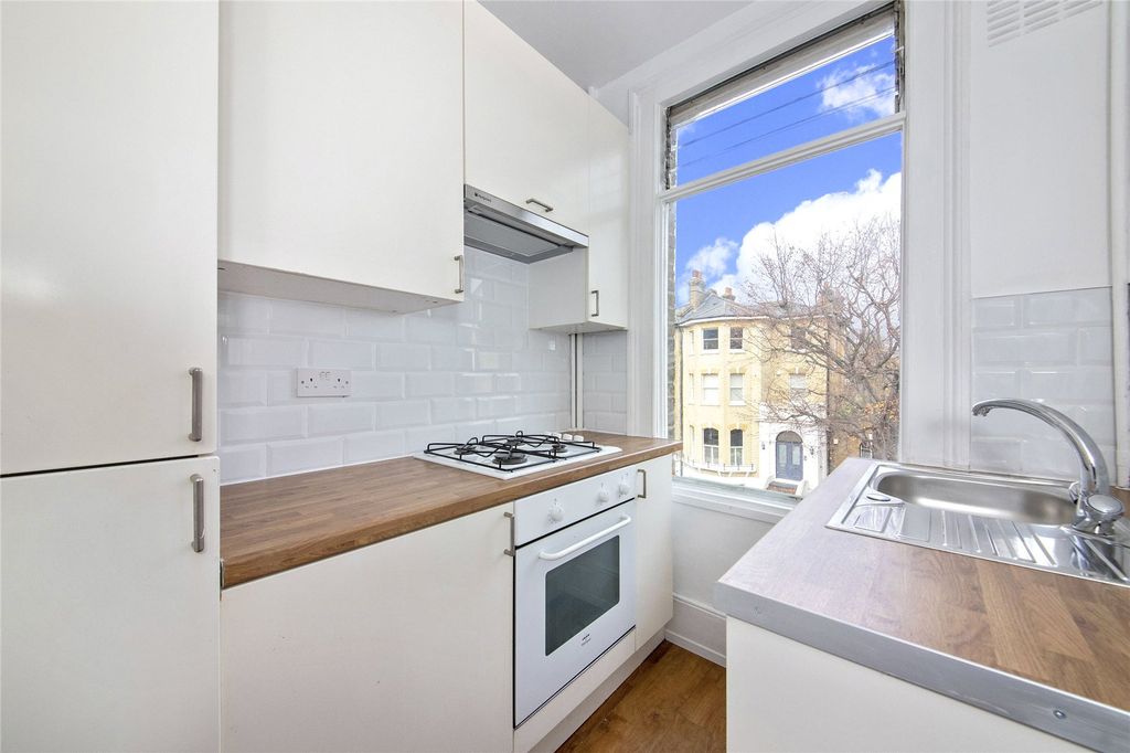 Property photo 2 of 6 Picture No. 68